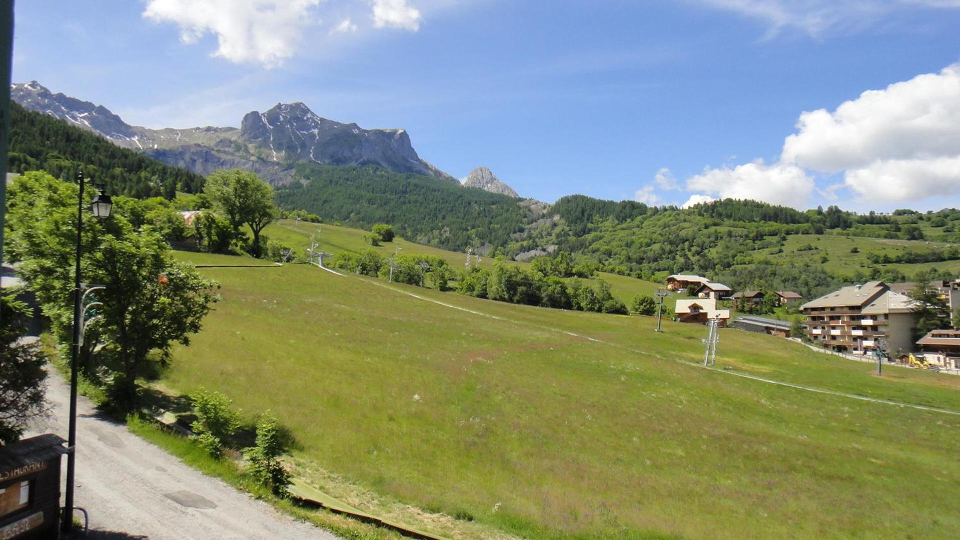 Hotel L'Equipe Le Sauze Bagian luar foto