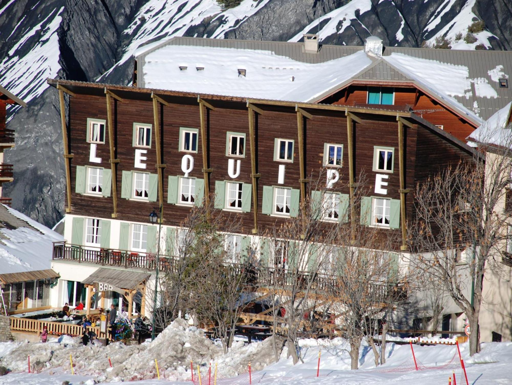 Hotel L'Equipe Le Sauze Bagian luar foto